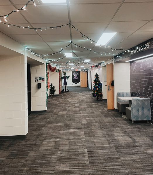 Freshman Hall Decorated for the Holidays!